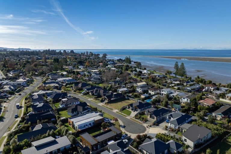 Photo of property in 15 Puketutu Grove, Motueka, 7120