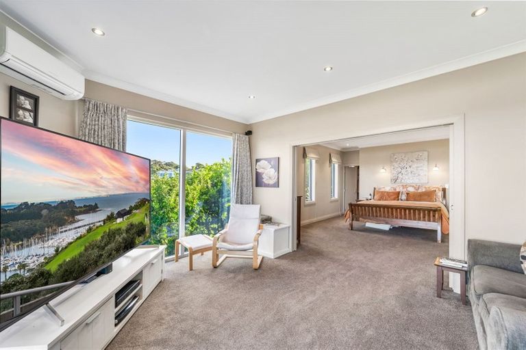 Photo of property in 139 Roberts Road, Matakatia, Whangaparaoa, 0930