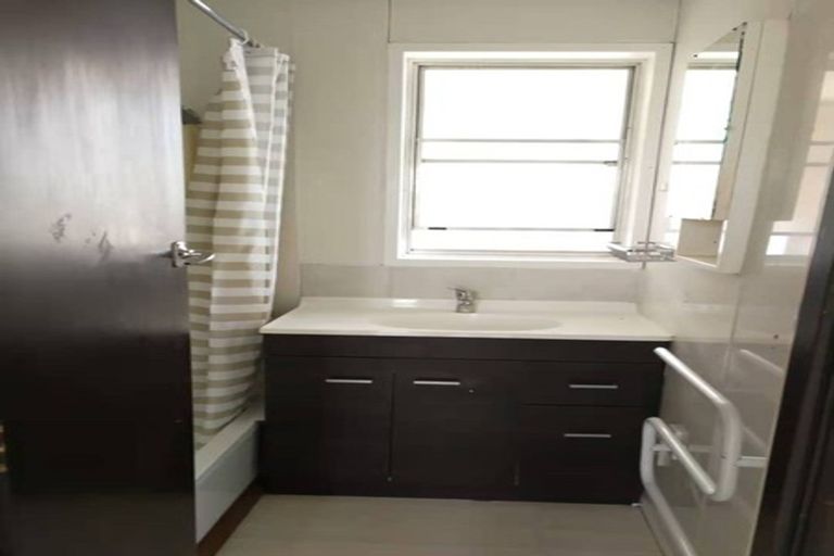 Photo of property in 10 Ware Place, Pakuranga Heights, Auckland, 2010