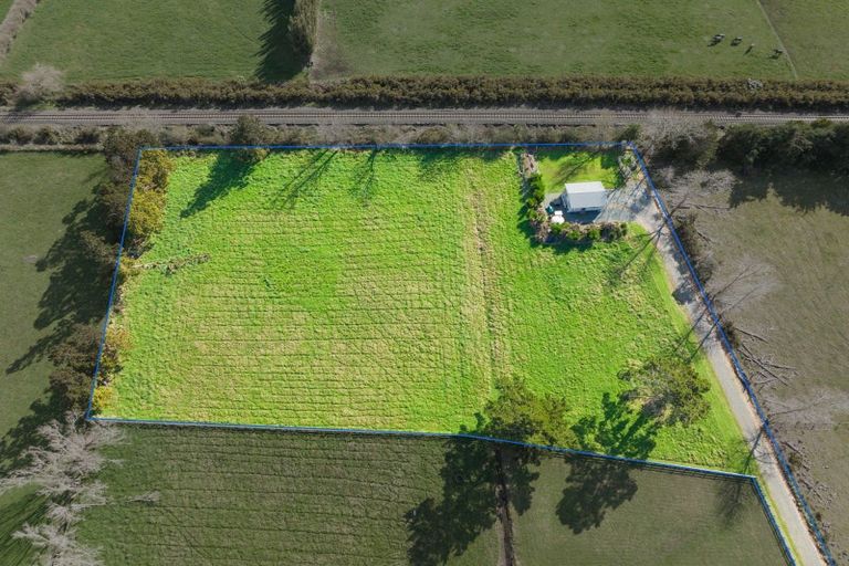 Photo of property in 124a Boord Crescent, Kumeu, 0891