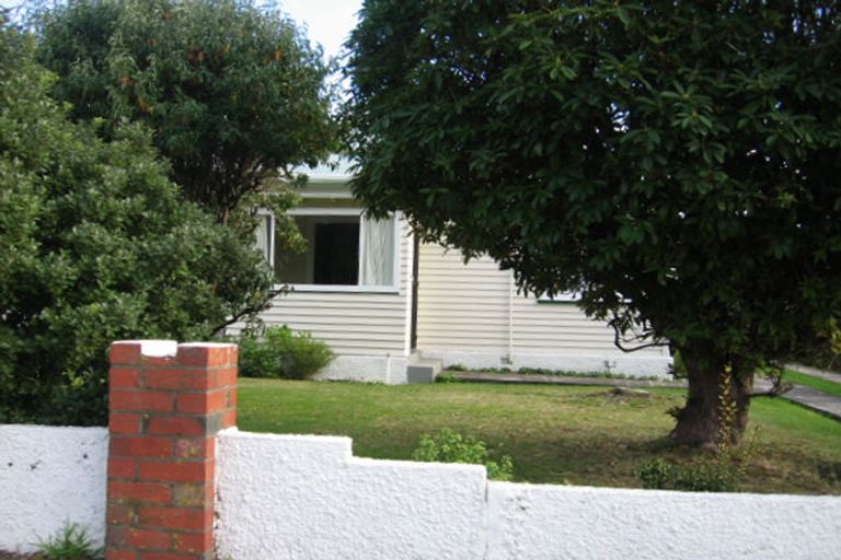 Photo of property in 39 Ludlam Crescent, Woburn, Lower Hutt, 5010