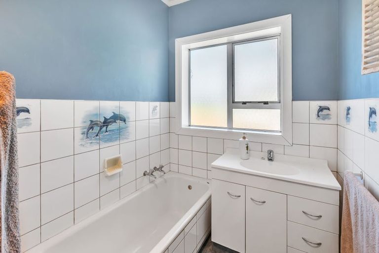 Photo of property in 3 Waverley Street, East Gore, Gore, 9710