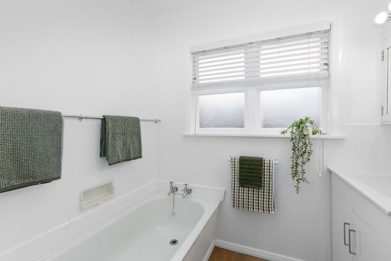 Photo of property in 25 Rimu Street, Waikanae, 5036