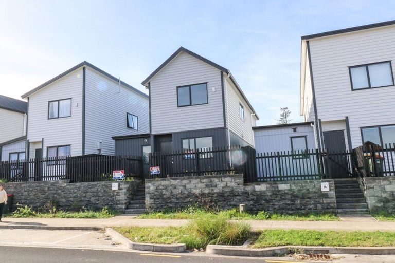 Photo of property in 21 Farranfore Road, Opaheke, Papakura, 2113