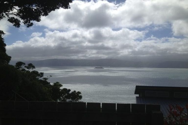 Photo of property in 172 Nevay Road, Karaka Bays, Wellington, 6022