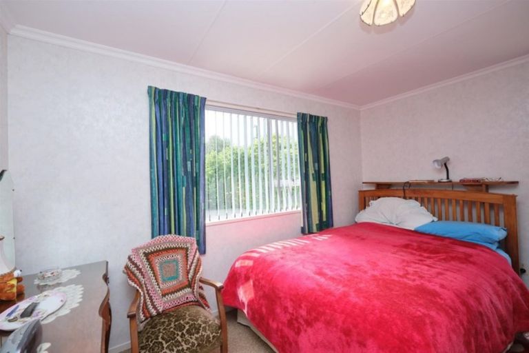 Photo of property in 33 Castle Street, Eltham, 4322