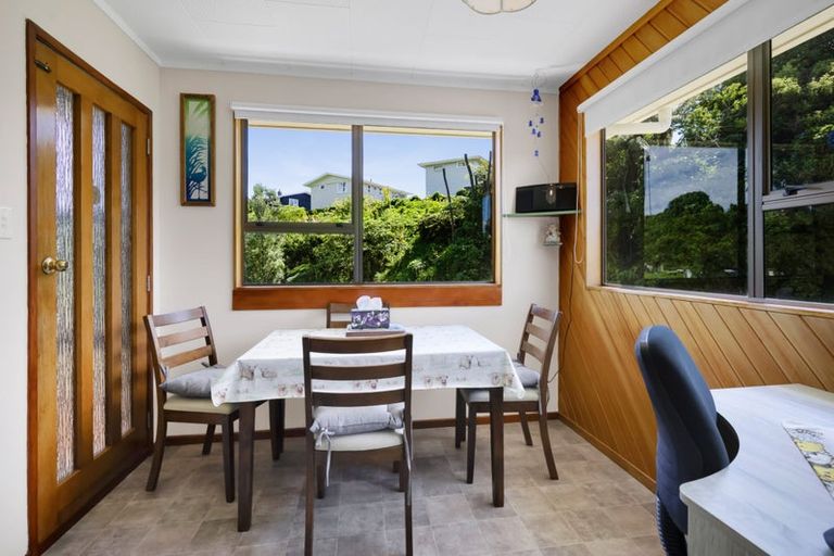 Photo of property in 18 Shaldon Crescent, Blagdon, New Plymouth, 4310