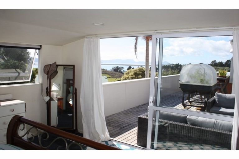 Photo of property in 14 Matakohe Place, Portland, Whangarei, 0178