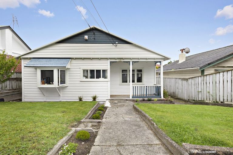 Photo of property in 16 Lonsdale Crescent, Rongotai, Wellington, 6022
