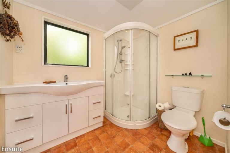 Photo of property in 21 Elmslie Road, Pinehaven, Upper Hutt, 5019