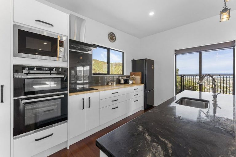 Photo of property in 32a Woodvale Grove, Fairfield, Lower Hutt, 5011