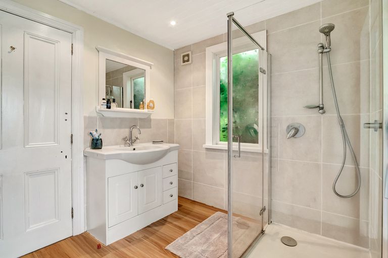 Photo of property in 42 Marion Street, Macandrew Bay, Dunedin, 9014