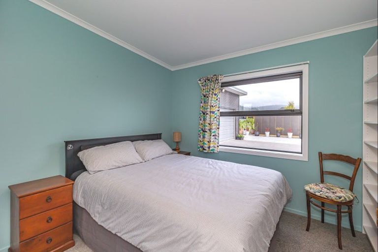 Photo of property in 134 Gladstone Road, Levin, 5571