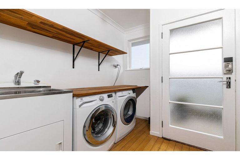 Photo of property in 12 Patts Avenue, Glendene, Auckland, 0602