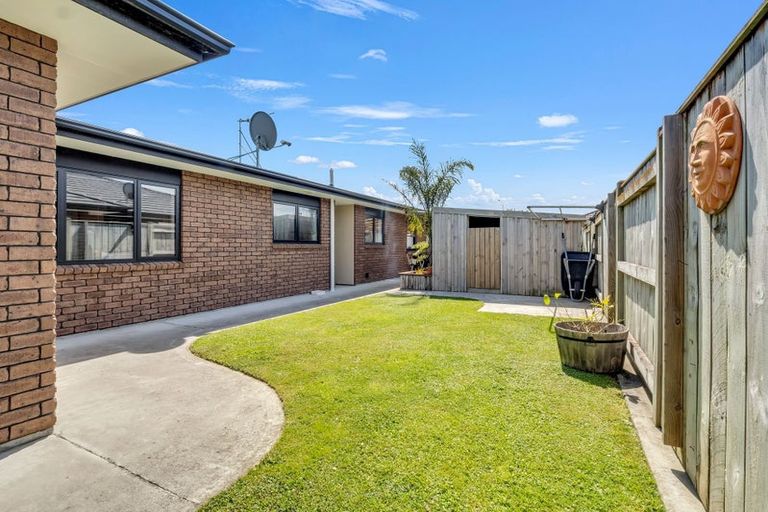 Photo of property in 27 Balrickard Way, Milson, Palmerston North, 4414
