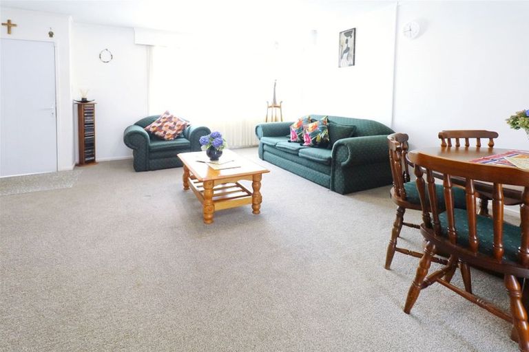 Photo of property in 1/285 Massey Road, Mangere East, Auckland, 2024