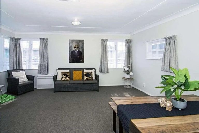 Photo of property in 107 Dixon Street, Masterton, 5810