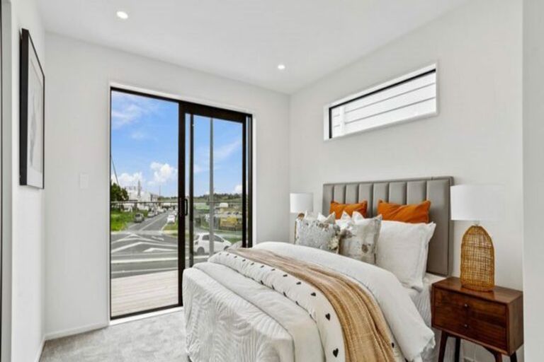Photo of property in 1d Matakohe Road, Westgate, Auckland, 0814