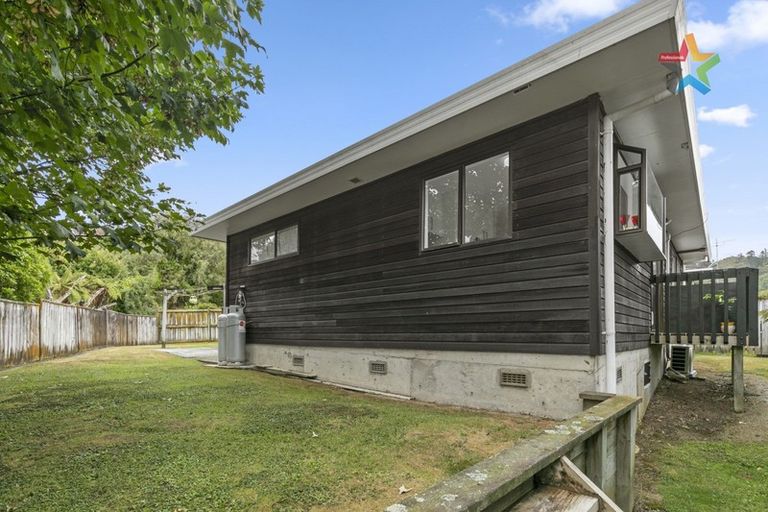 Photo of property in 3/12 Raukawa Street, Stokes Valley, Lower Hutt, 5019