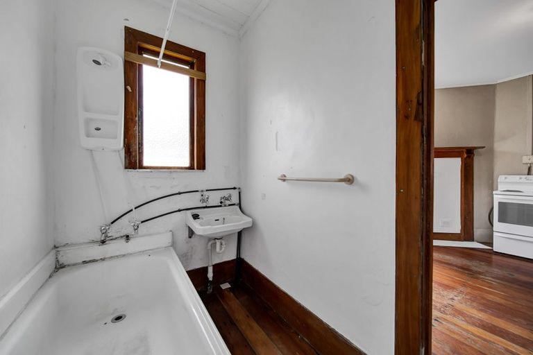 Photo of property in 44 Waihi Road, Hawera, 4610