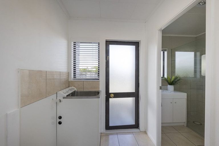 Photo of property in 19 Leander Place, Milson, Palmerston North, 4414