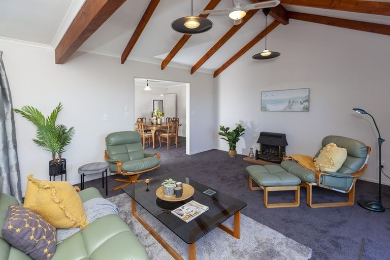 Photo of property in 83 Kakariki Grove, Waikanae, 5036