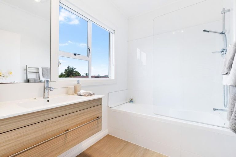 Photo of property in 797a Te Atatu Road, Te Atatu Peninsula, Auckland, 0610