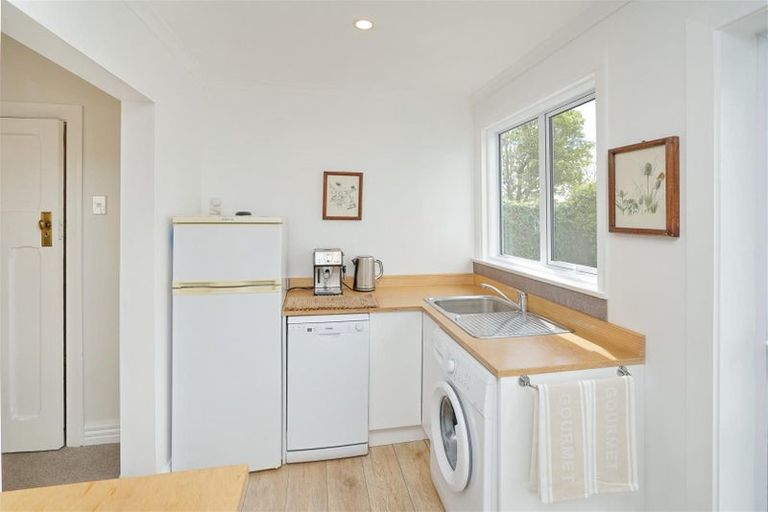 Photo of property in 46 Woodville Street, Edgeware, Christchurch, 8013