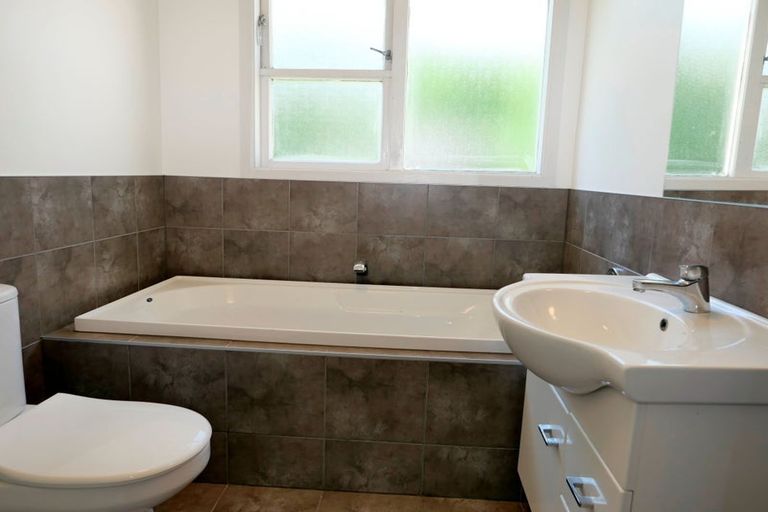 Photo of property in 1 Titoki Road, Raumati Beach, Paraparaumu, 5032