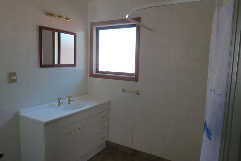 Photo of property in 2 Waenga Drive, Cromwell, 9310