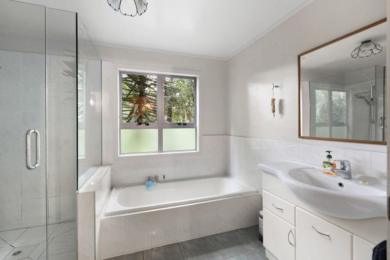 Photo of property in 2 Barr Road, Mahurangi West, Warkworth, 0983