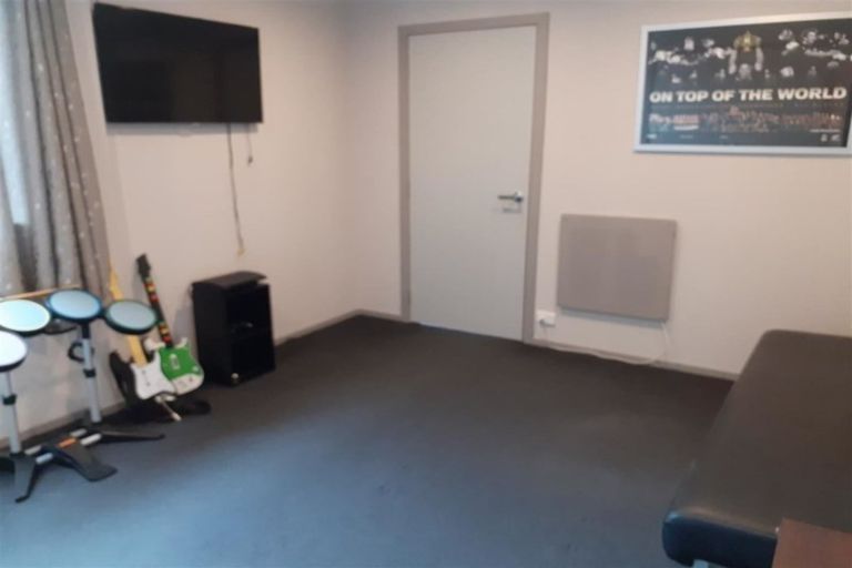 Photo of property in 25 Riversdale-waikaia Road, Riversdale, 9776