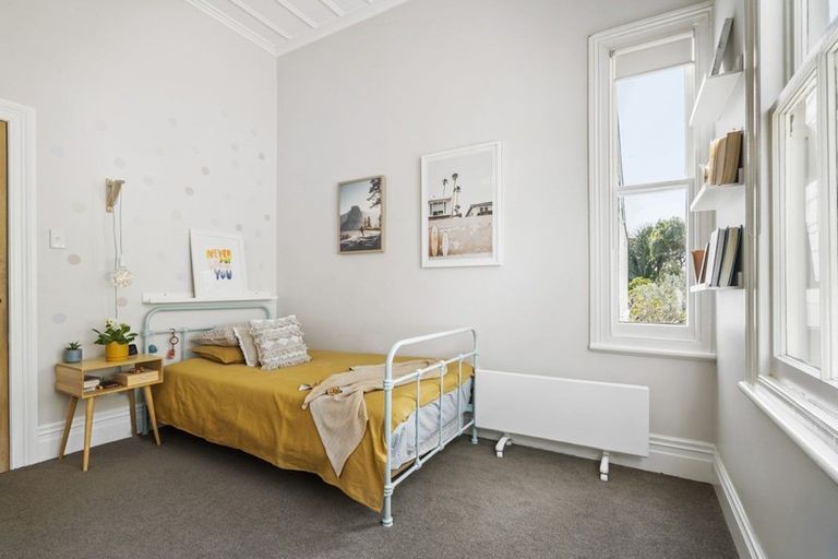 Photo of property in 112 Calliope Road, Stanley Point, Auckland, 0624