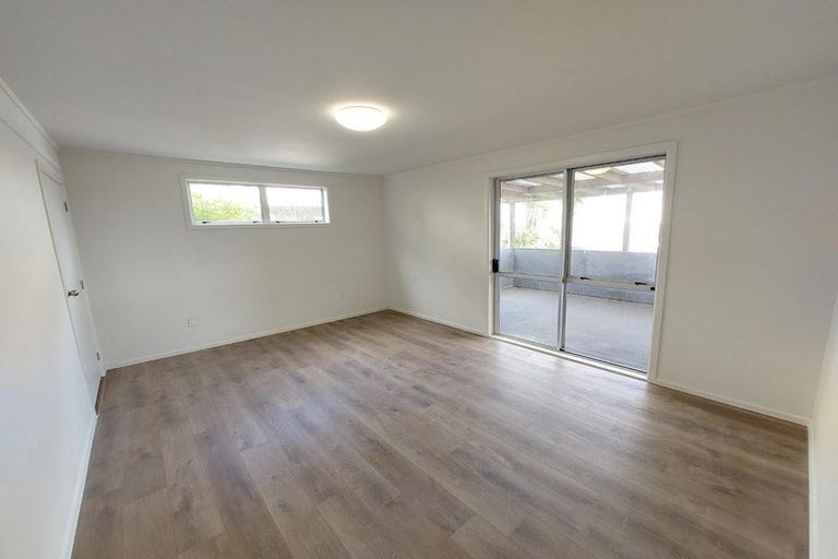 Photo of property in 2 Gallony Avenue, Massey, Auckland, 0614