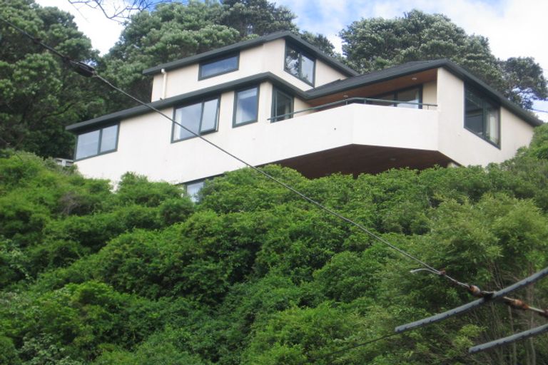 Photo of property in 8 Raroa Crescent, Northland, Wellington, 6012