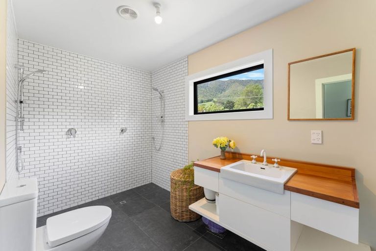 Photo of property in 50 Kents Road, Reikorangi, Waikanae, 5391