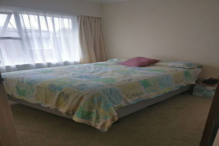 Photo of property in 2/27 Kerswill Place, Pakuranga, Auckland, 2010