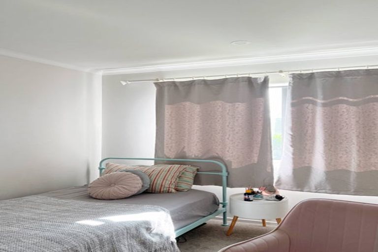 Photo of property in 2f Millen Avenue, Pakuranga, Auckland, 2010