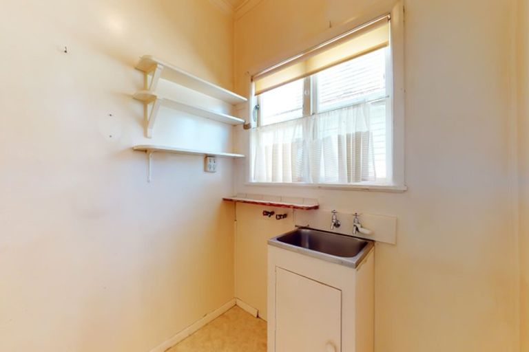 Photo of property in 48 Mana Esplanade, Paremata, Porirua, 5026