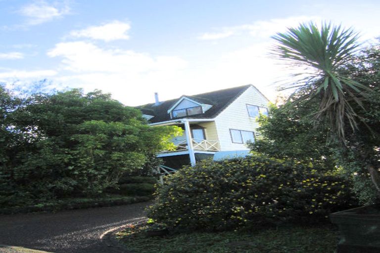 Photo of property in 10 Tadley Court, Goodwood Heights, Auckland, 2105