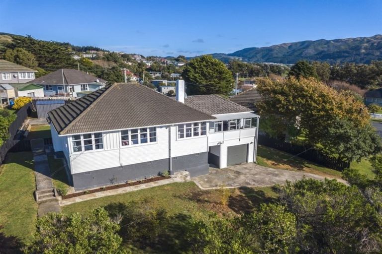 Photo of property in 4 Bromley View, Ranui, Porirua, 5024