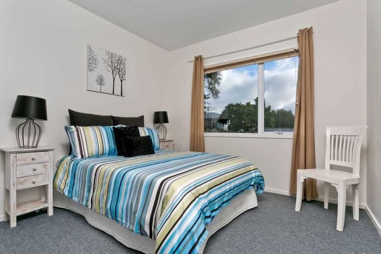 Photo of property in 12a Montgomery Avenue, Rothesay Bay, Auckland, 0630