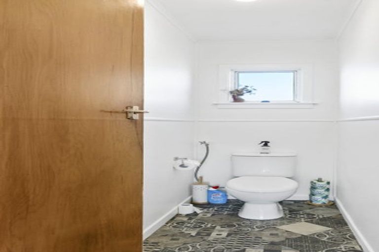 Photo of property in 97d Pioneer Road, Moturoa, New Plymouth, 4310