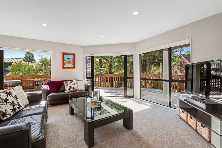 Photo of property in 8 Saint Lucia Place, Unsworth Heights, Auckland, 0632