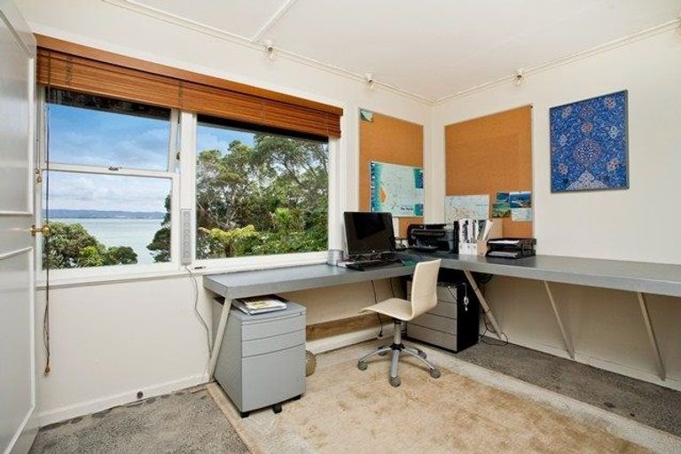 Photo of property in 8 Tizard Road, Birkenhead, Auckland, 0626