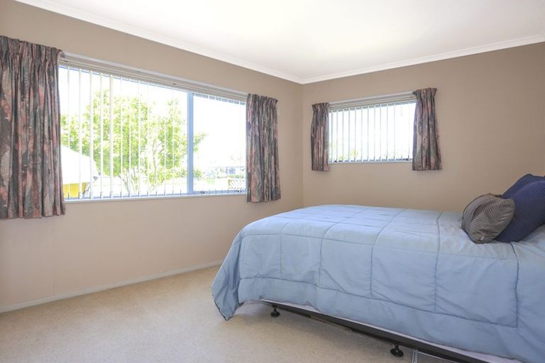 Photo of property in 25 Meadowviews Drive, Welcome Bay, Tauranga, 3112