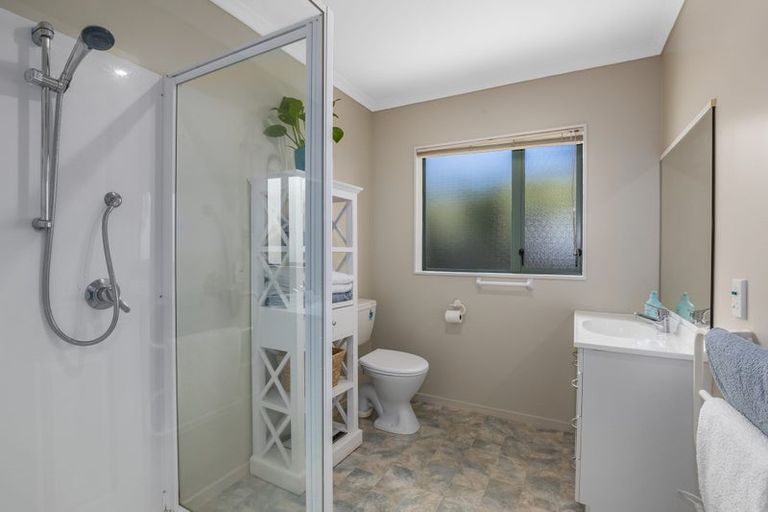 Photo of property in Redwood Village, 9/42 Main Road, Tawa, Wellington, 5028