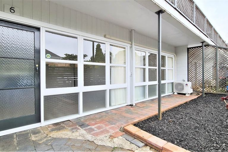 Photo of property in 5/11 Tawera Road, Greenlane, Auckland, 1051