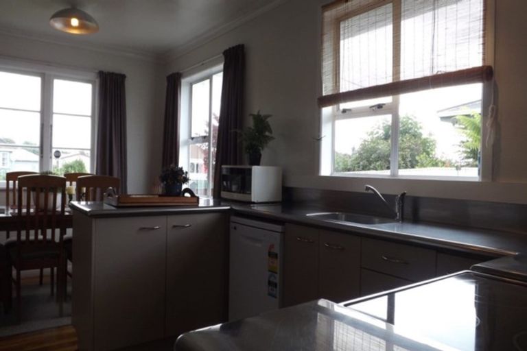 Photo of property in 13 Saint Annes Street, Levin, 5510