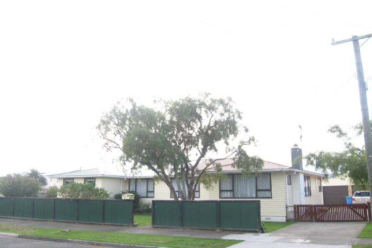 Photo of property in 24 Charles Street, Clouston Park, Upper Hutt, 5018